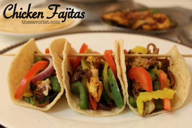 The Savorist | Chicken Fajitas with Corn Tortillas Recipe #Glutenfree #healthy #chicken